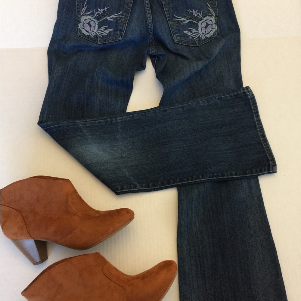 Lucky Brand 🌷Low Rise Boot Cut Jeans Sz 2 - Picture 5 of 8